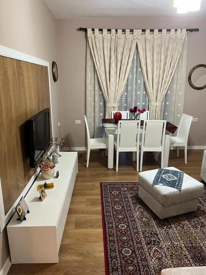 Ferienwohnung Blloku Tirana Exterior foto